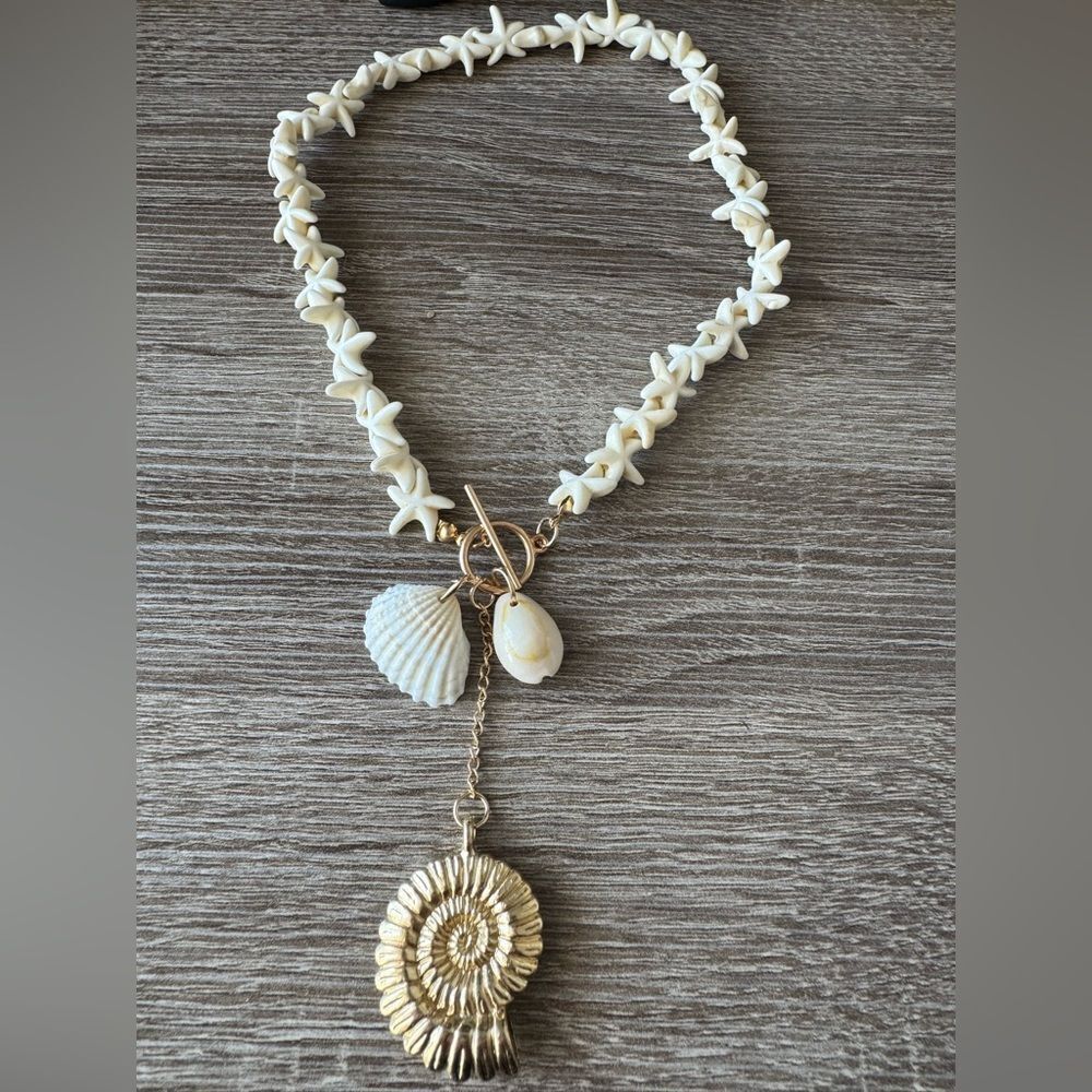 Shell Necklace N905 - Picture 2 of 4